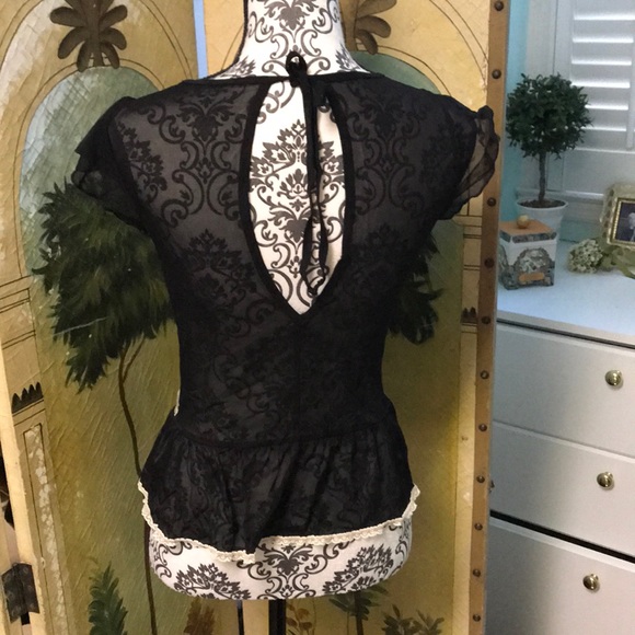 Lace sheer top - Picture 2 of 5
